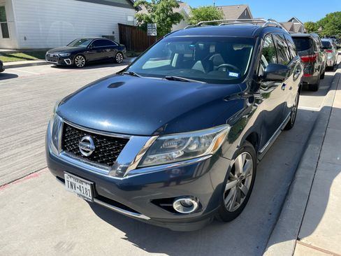 Used 2013 Nissan Pathfinder Platinum w/ Platinum Premium Pkg image 1