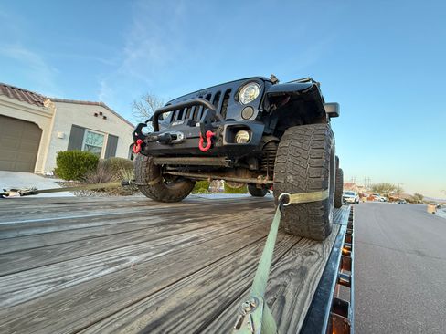 Used 2017 Jeep Wrangler Unlimited Sahara image 4
