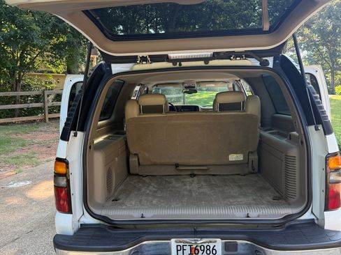 Used 2002 Chevrolet Suburban LS RWD image 24