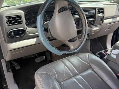 Used 2001 Ford Excursion XLT RWD image 5