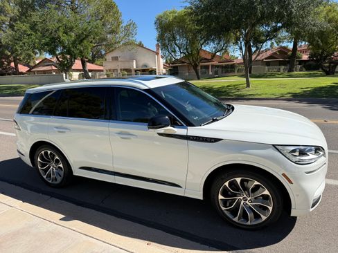 Used 2020 Lincoln Aviator Grand Touring w/ Equipment Group 302A AWD/4WD image 5