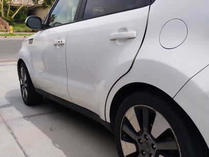 Used 2015 Kia Soul ! w/ Sun & Sound Package