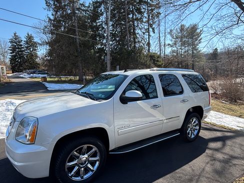 Used 2012 GMC Yukon Denali AWD/4WD image 1