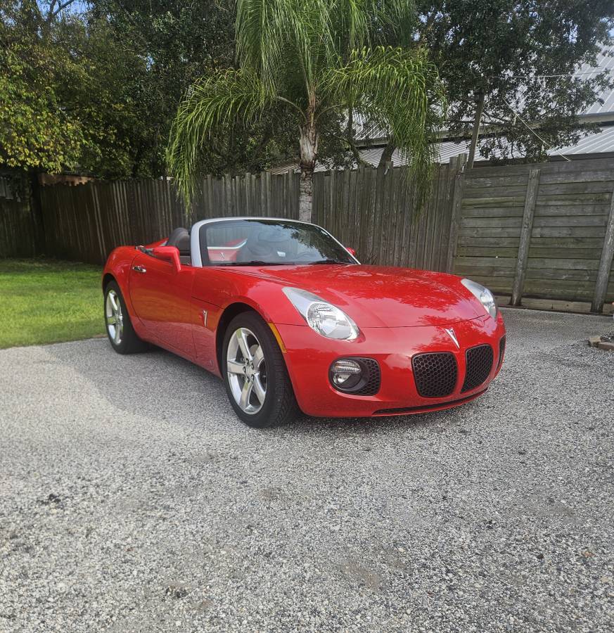 Used 2007 Pontiac Solstice GXP w/ Premium Package RWD image 1