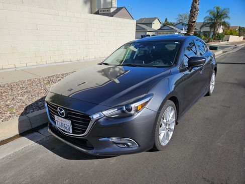 Used 2017 MAZDA MAZDA3 Grand Touring image 4