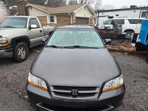Used 1999 Honda Accord LX image 1