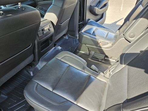 Used 2020 GMC Yukon XL SLT image 24