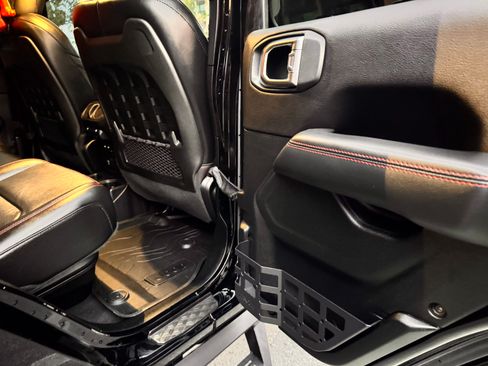 Used 2020 Jeep Gladiator Rubicon image 21