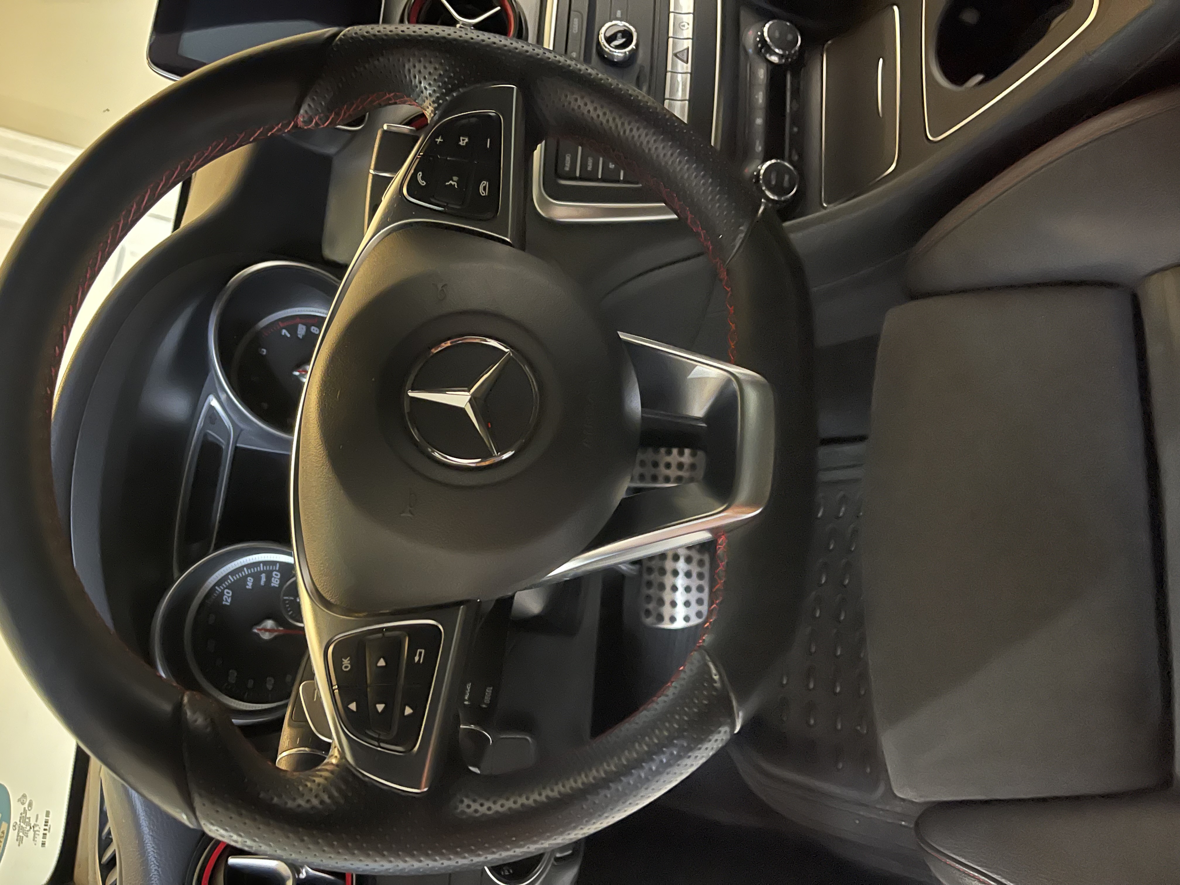 Used 2018 Mercedes-Benz CLA 250 4MATIC image 5