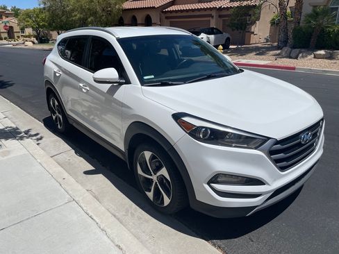 Used 2017 Hyundai Tucson Sport FWD image 4