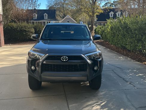 Used 2016 Toyota 4Runner SR5 Premium image 9