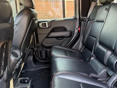 Used 2021 Jeep Gladiator Rubicon image 12