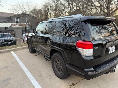 Used 2011 Toyota 4Runner SR5 image 8
