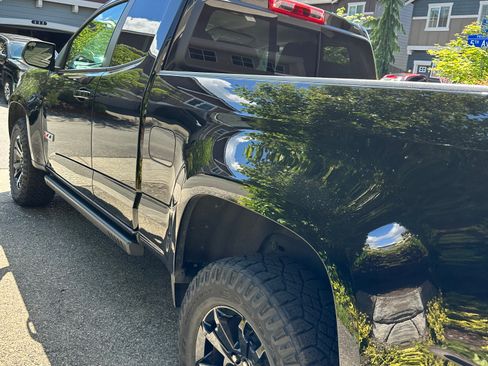 Used 2022 Chevrolet Colorado Z71 w/ Z71 Midnight Edition AWD/4WD image 6