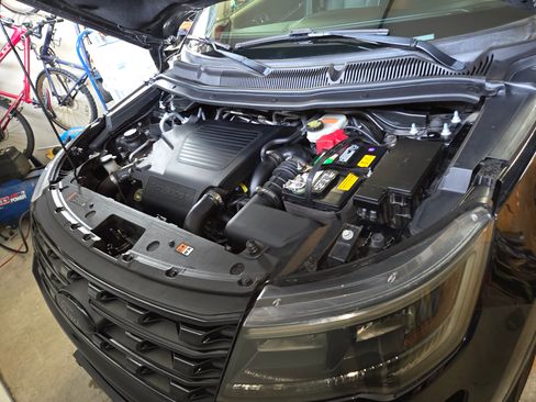 Used 2016 Ford Explorer Sport w/ Equipment Group 401A image 4