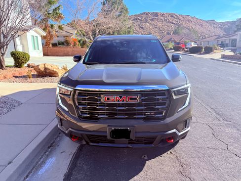 Used 2024 GMC Acadia AT4 w/ Luxury Package image 6