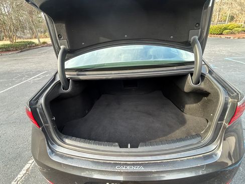 Used 2017 Kia Cadenza Premium w/ Luxury Package image 13