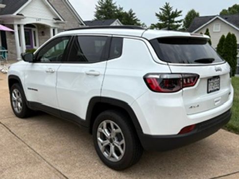 Used 2026 Jeep Compass Latitude AWD/4WD image 5
