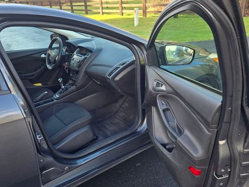 Used 2017 Ford Focus SE image 11