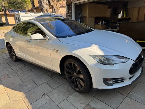 Used 2013 Tesla Model S Sedan 4D image 1