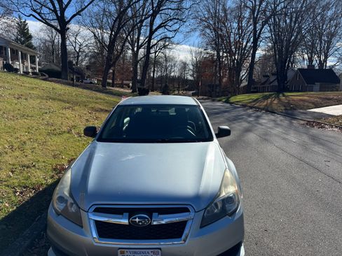 Used 2013 Subaru Legacy 2.5i image 2