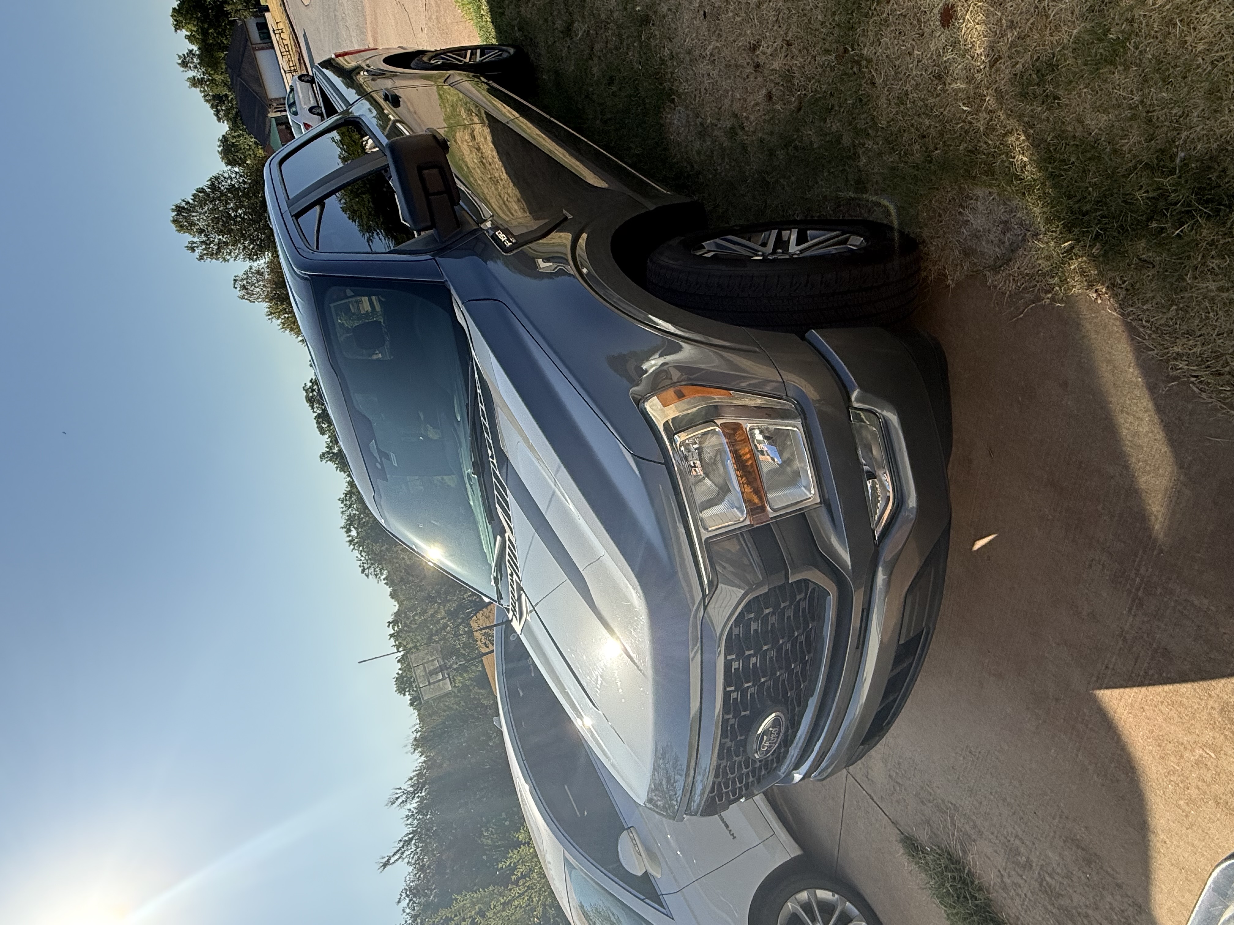Used 2022 Ford F150 XL w/ STX Appearance Package RWD image 2