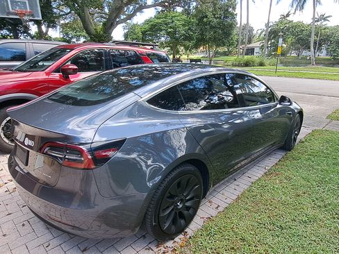 Used 2020 Tesla Model 3 Long Range image 1