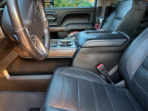 Used 2018 GMC Sierra 2500 Denali w/ Duramax Plus Package image 17