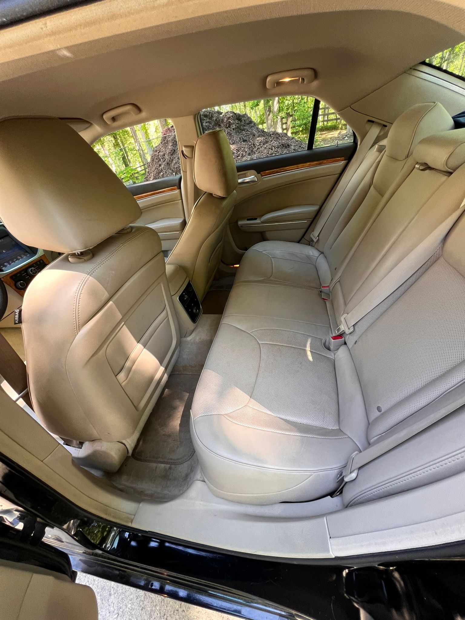 Used 2014 Chrysler 300 C RWD image 12