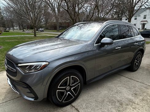 Used 2023 Mercedes-Benz GLC 300 4MATIC image 4