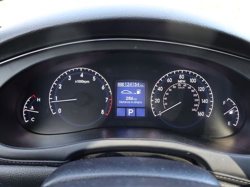 Used 2011 Hyundai Genesis 3.8 w/ Premium Navigation Pkg 3 image 8