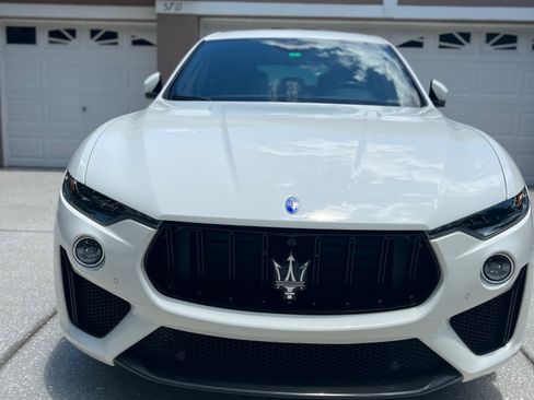 Used 2019 Maserati Levante Trofeo image 10
