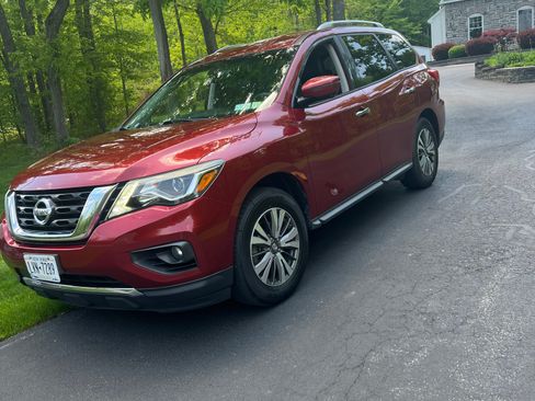 Used 2017 Nissan Pathfinder SL AWD/4WD image 10