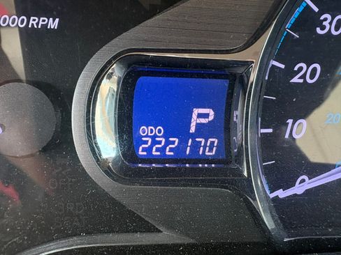 Used 2013 Toyota Sienna XLE FWD image 10