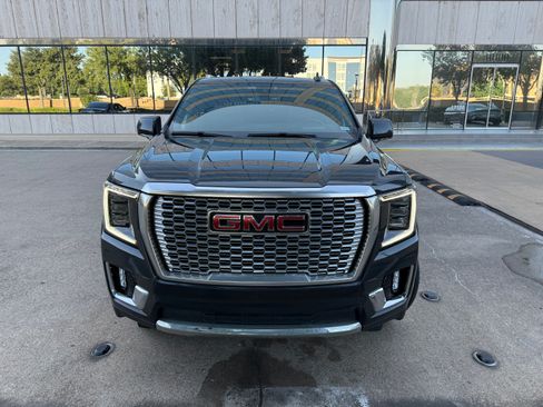 Used 2021 GMC Yukon XL Denali AWD/4WD image 4