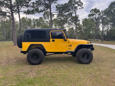 Used 2006 Jeep Wrangler Unlimited AWD/4WD image 2