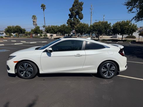 Used 2018 Honda Civic EX-L image 2