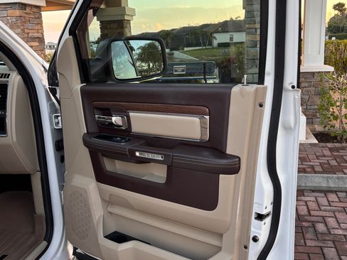 Used 2014 RAM 1500 Laramie w/ Convenience Group image 16