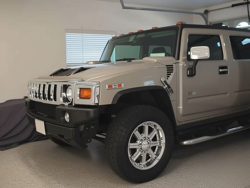 Used 2005 HUMMER H2 w/ Preferred Equipment Group image 11
