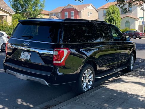 Used 2020 Ford Expedition Max XLT w/ Equipment Group 202A AWD/4WD image 8
