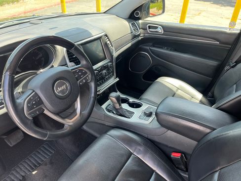 Used 2017 Jeep Grand Cherokee Summit w/ Platinum Appearance Package image 9