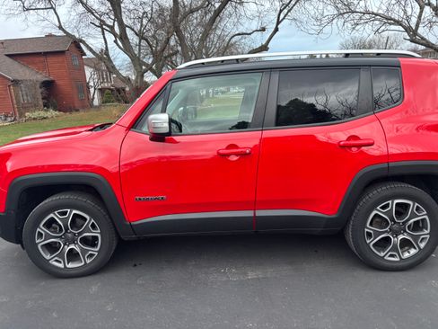 Used 2018 Jeep Renegade Limited w/ UConnect 8.4 Nav Group image 1