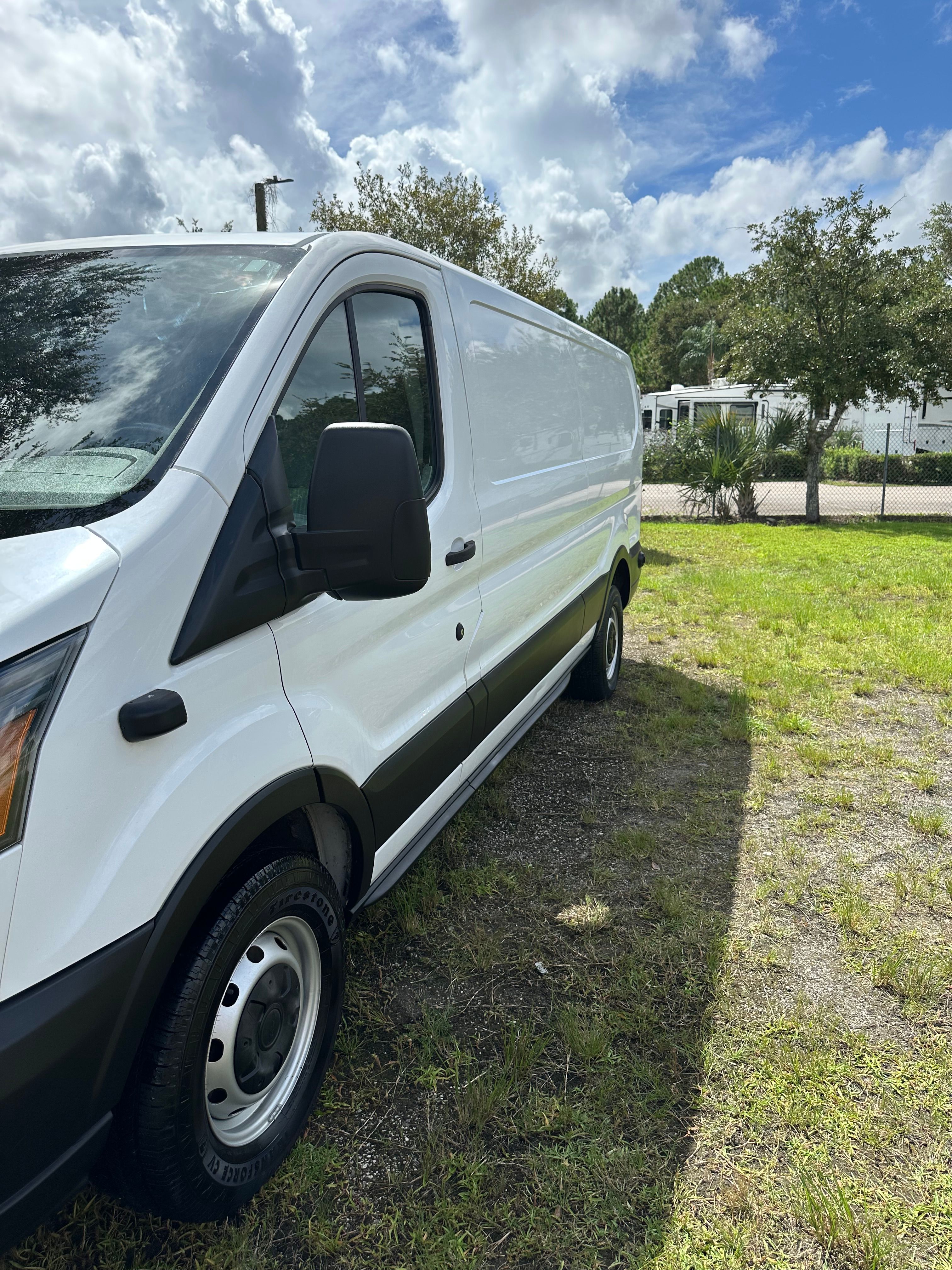 Used 2019 Ford Transit 250 148 Low Roof RWD image 1