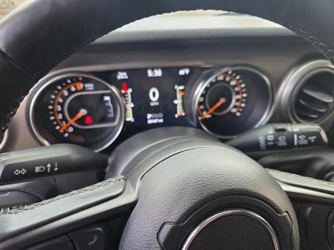 Used 2021 Jeep Wrangler Sport AWD/4WD image 5