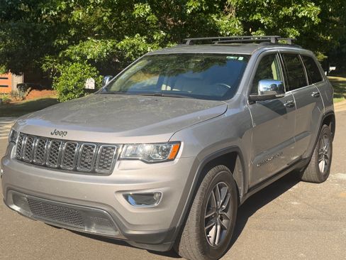Used 2020 Jeep Grand Cherokee Limited w/ Trailer Tow Group IV AWD/4WD image 2