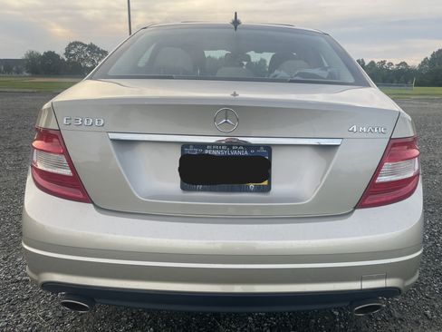Used 2011 Mercedes-Benz C 300 4MATIC Sedan image 11