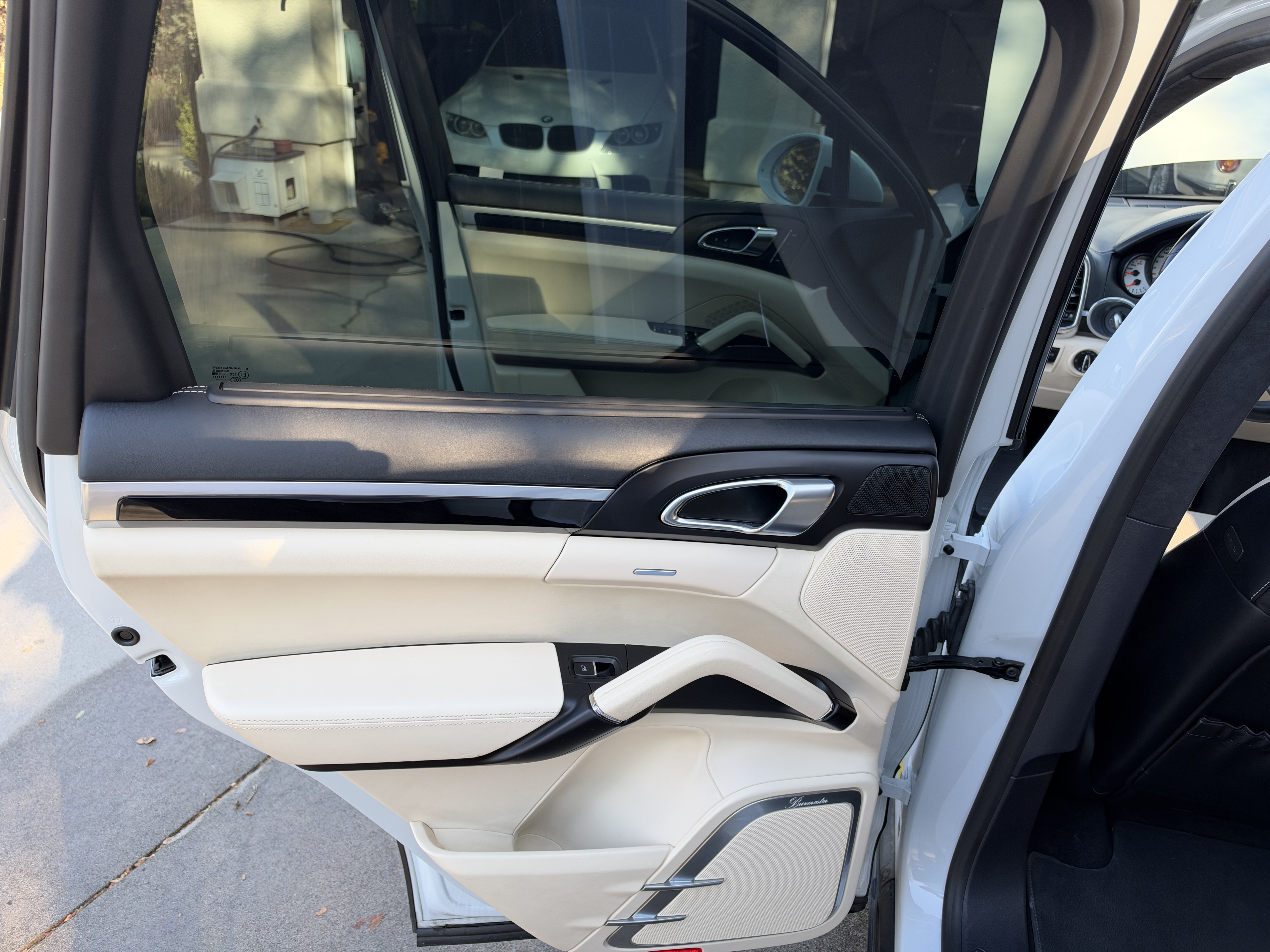 Used 2018 Porsche Cayenne AWD/4WD image 26