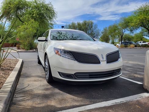 Used 2013 Lincoln MKS AWD image 16
