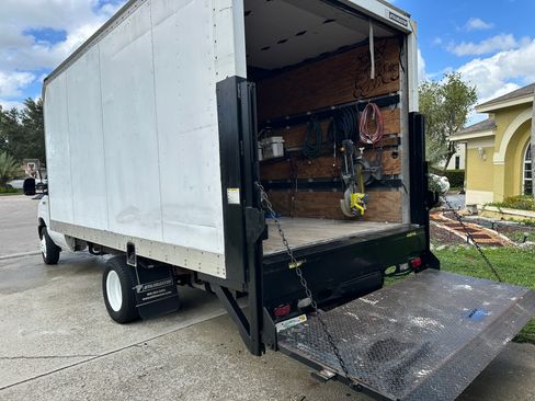 Used 2018 Ford E-350 and Econoline 350 Super Duty image 5