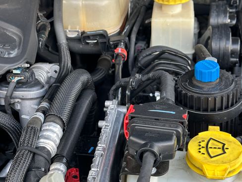 Used 2020 Jeep Gladiator Overland w/ Popular Equipment Package image 13